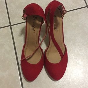 Round Toe Pumps